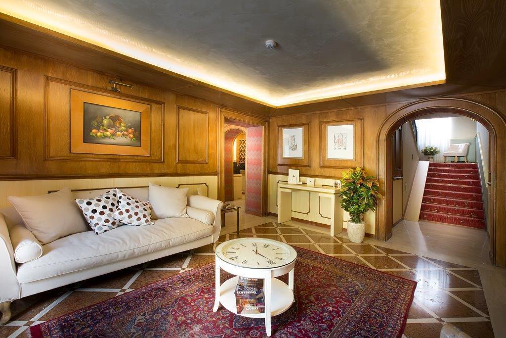 Hotel Camerlengo Corridonia エクステリア 写真